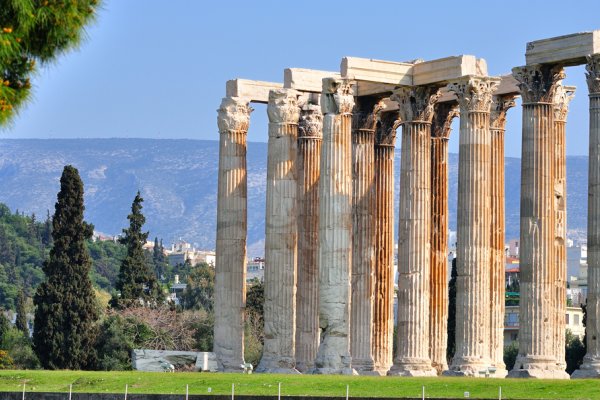 stupovi na akropoli